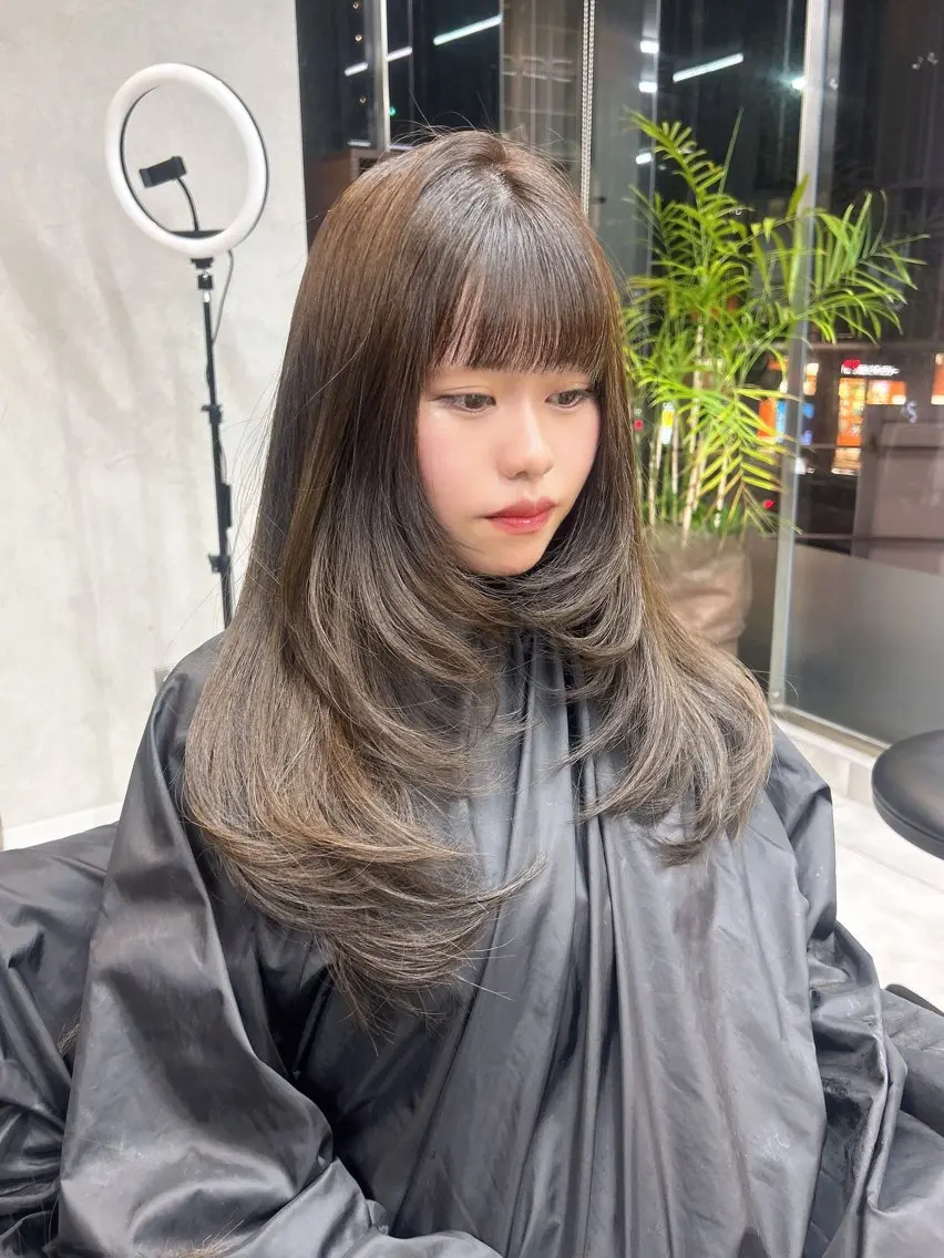 ロング カラー 透明感カラー カット ヘアカラー moe🎀 透明感カラーのヘアスタイル
