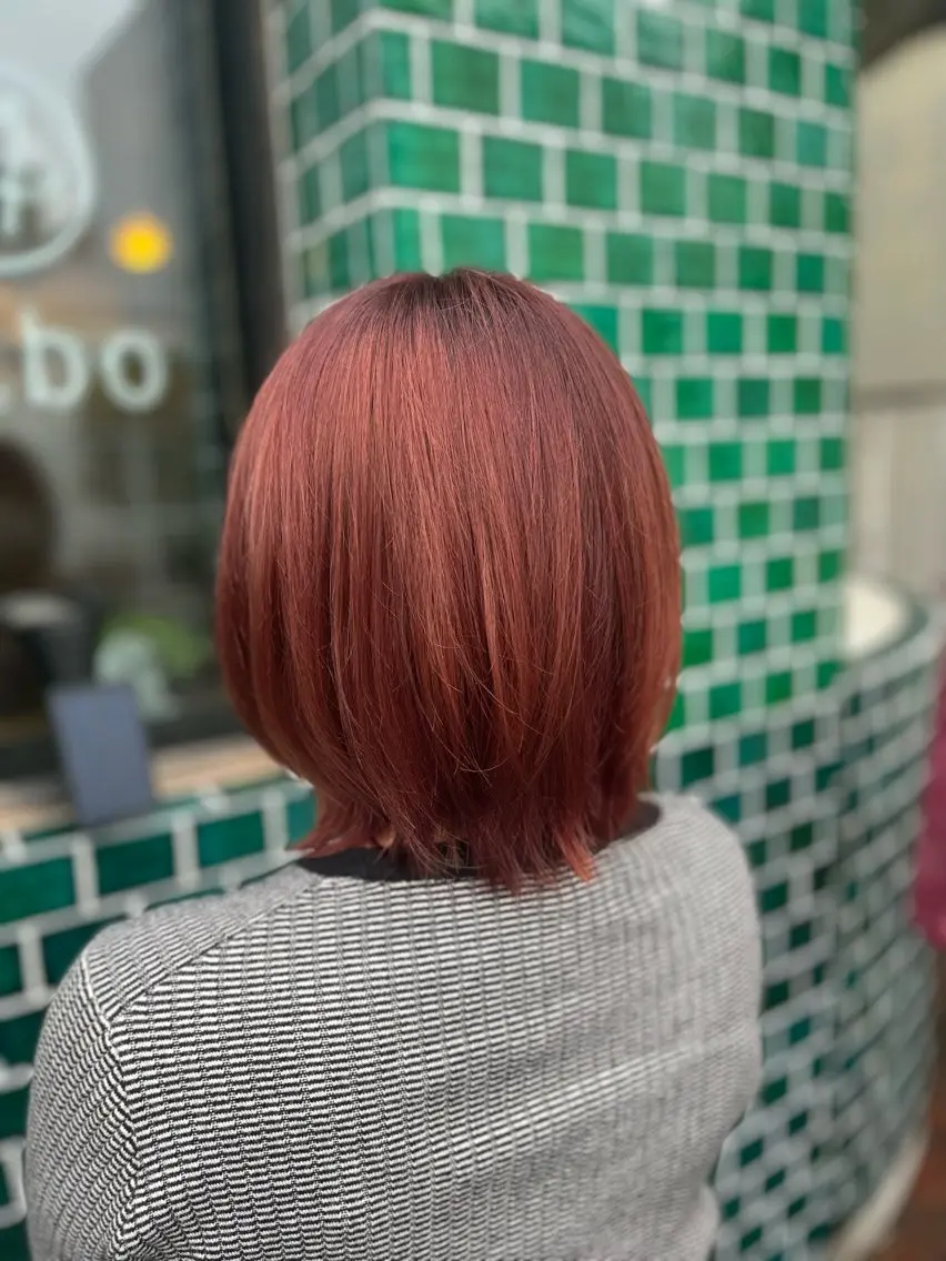 ミディアム カラー 豊崎 左知のヘアスタイル