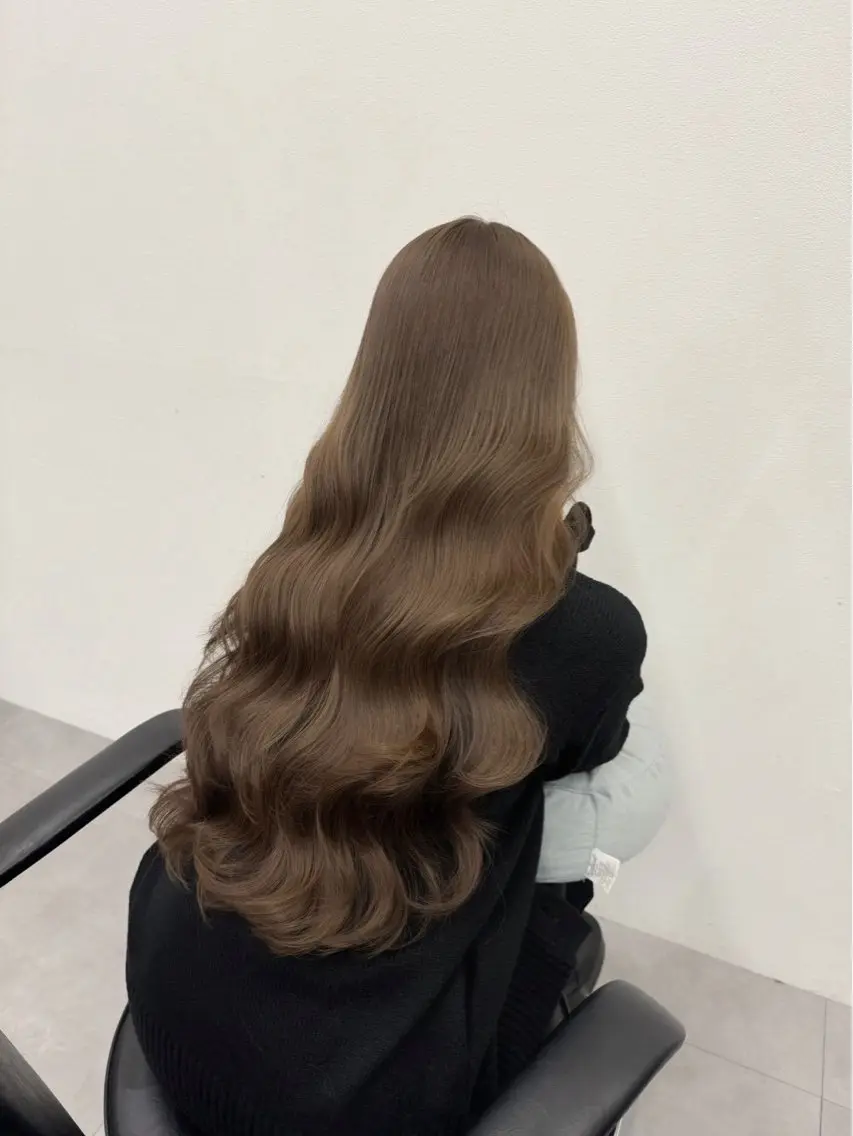 ロング ヘアカラー ioe愛莉 /透明感カラーのヘアスタイル