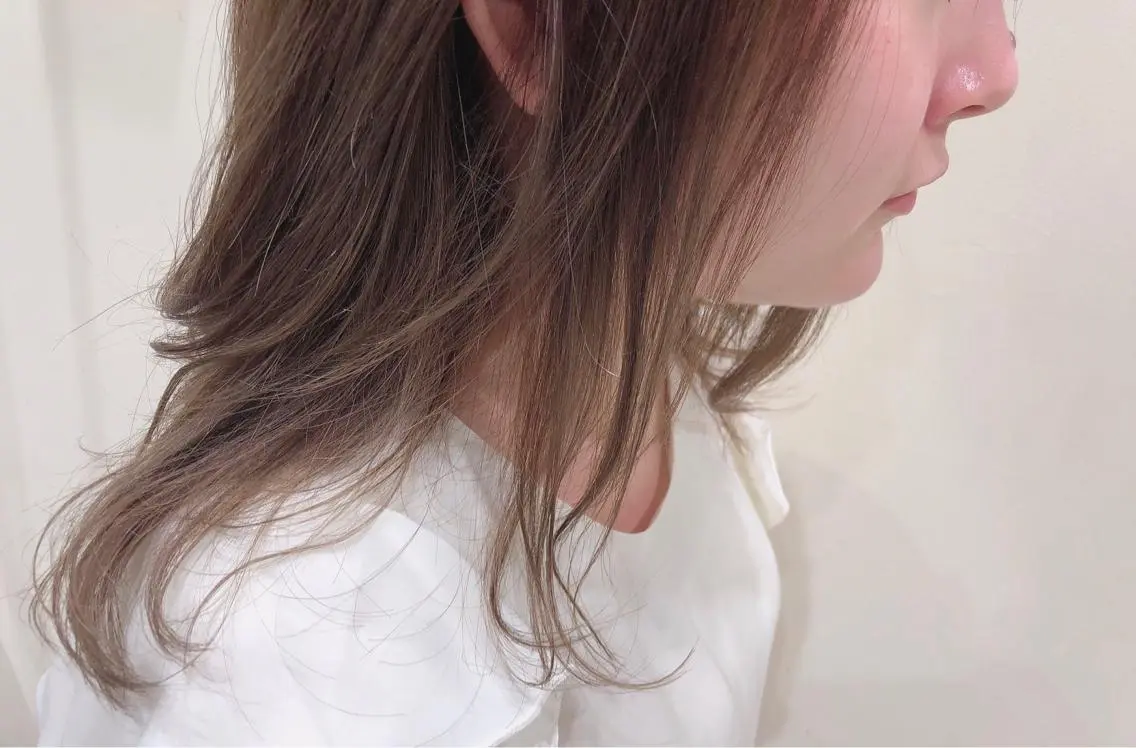 カラー グレージュ 安藤 明日翔のヘアスタイル