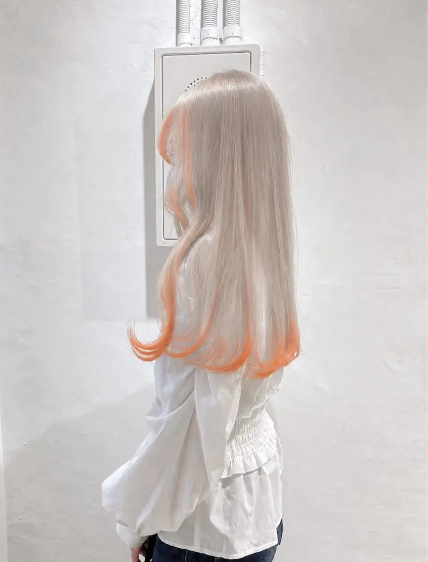 ロング 似合わせカット Muミュー/ブリーチ ハイトーン Wカラーのヘアスタイル