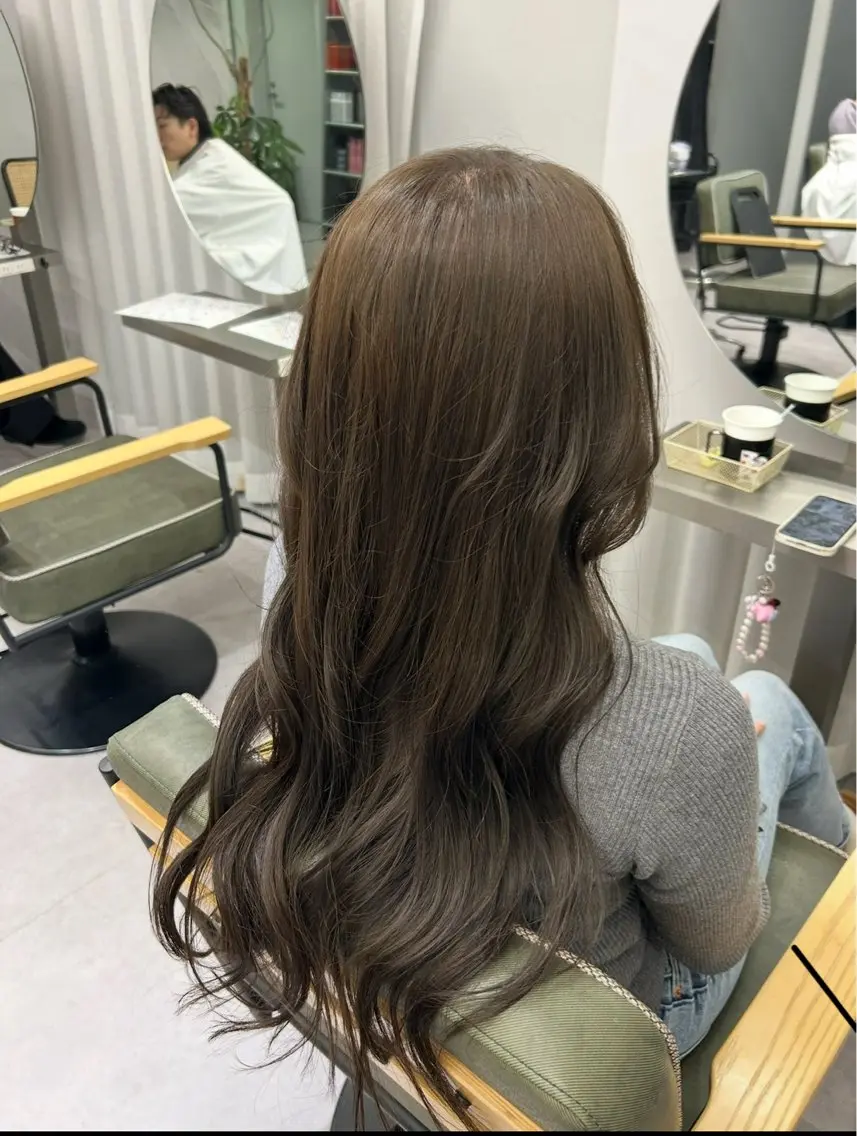 ロング カラー ベージュカラー ブリーチ ブリーチなしカラー 学生 ヘアカラー 仙台/ベージュ／ 艶カラー／三宅空翔のヘアスタイル