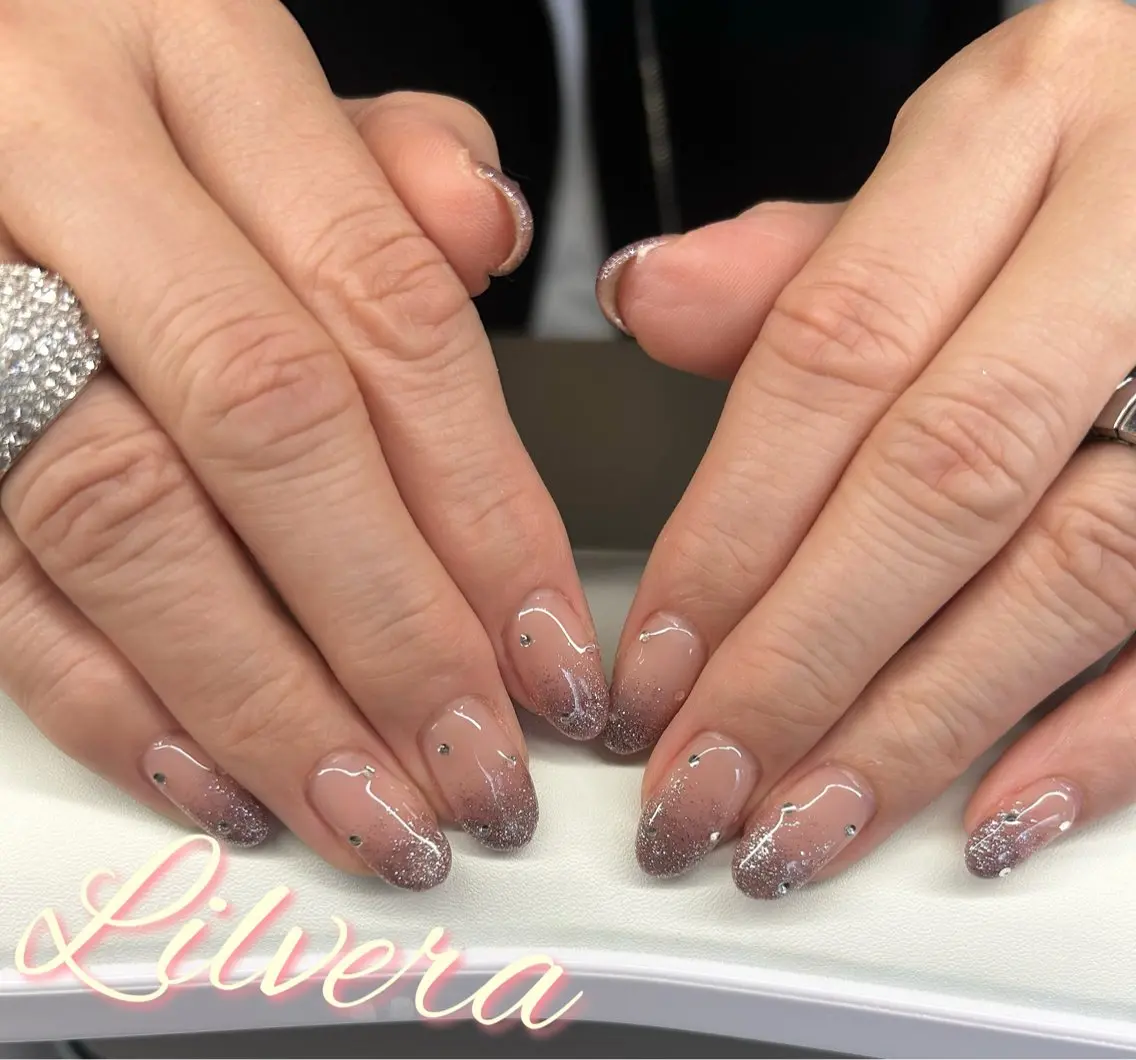 ネイル 中村 春菜のネイルデザイン