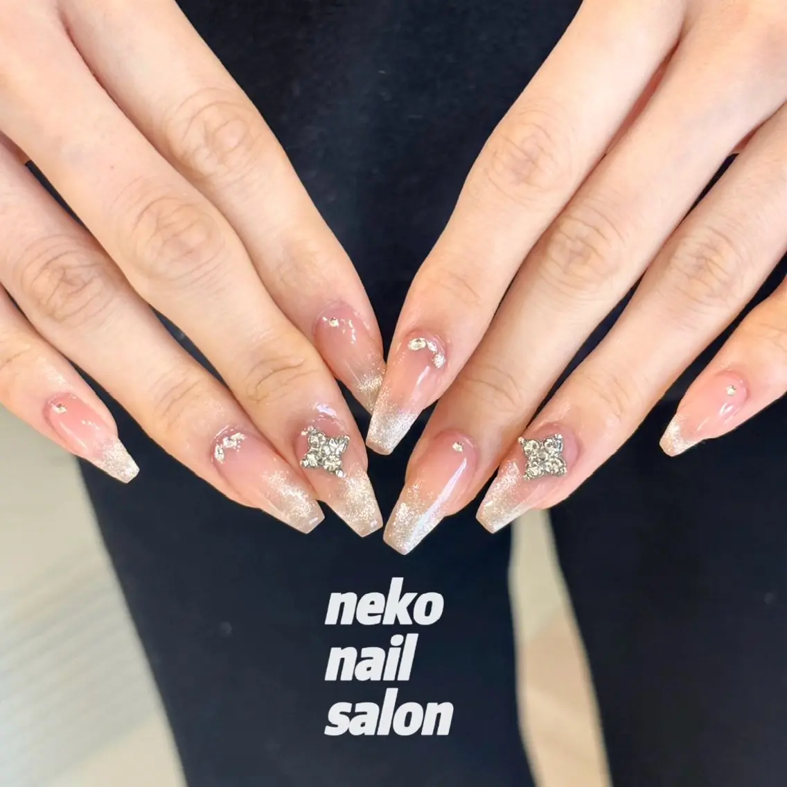 ネイル ガーリー ラメ(グリッター) ラメグラデーション マグネットネイル ハンドネイル neko nailのネイルデザイン