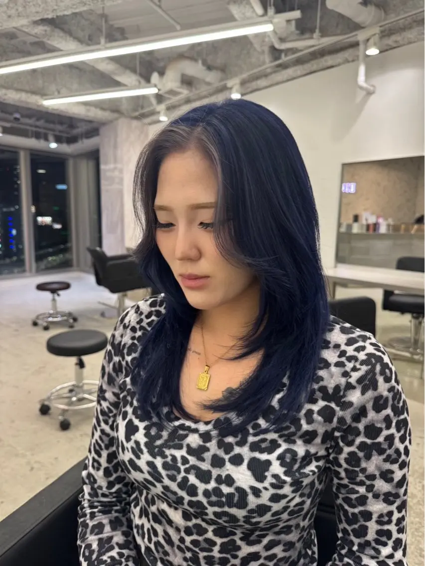 セミロング カラー ヘアカラー トリートメント 店長　MANAMI ／ブリーチ／骨格ボブのヘアスタイル