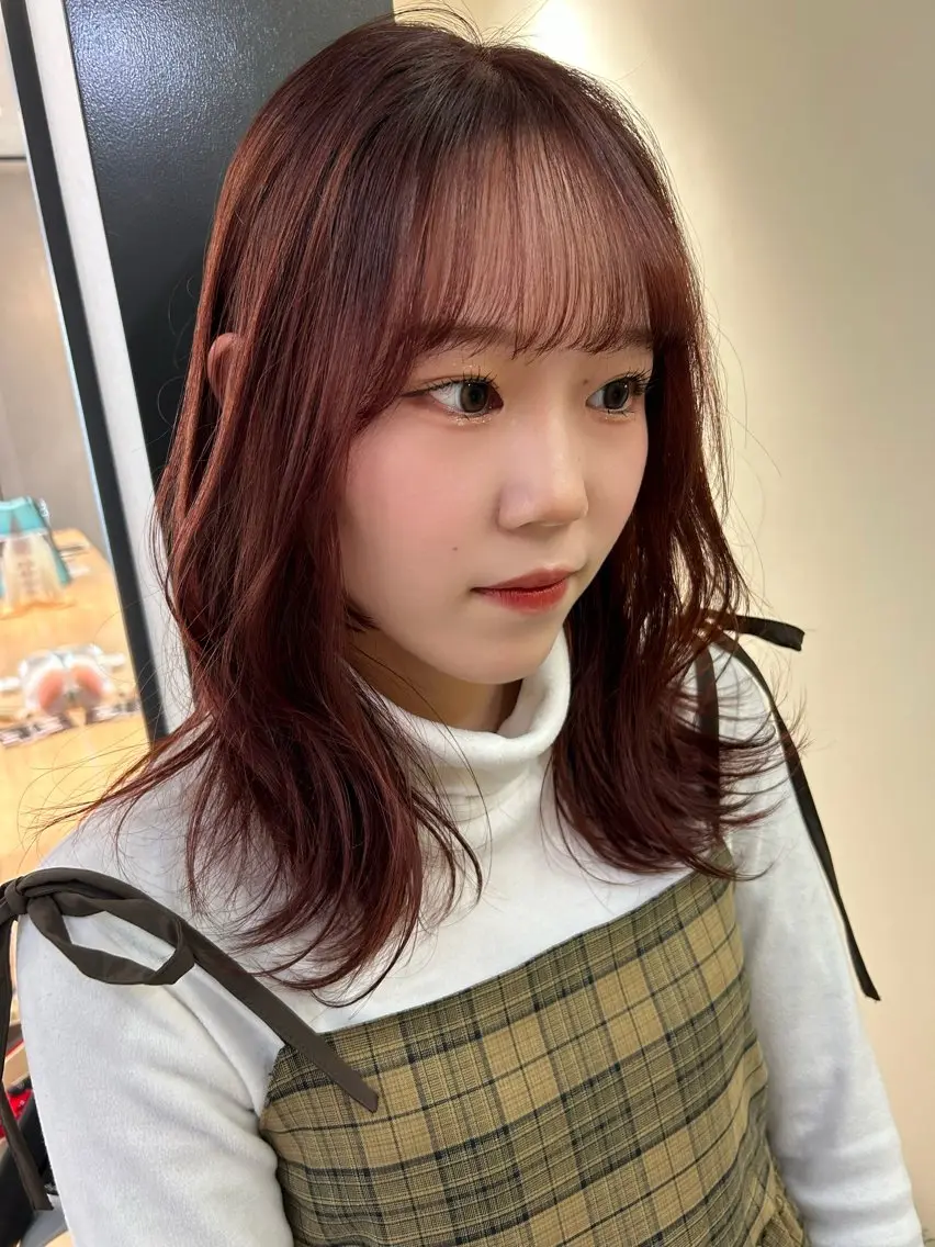 セミロング カラー ブラウンカラー レッドカラー レッドブラウン カット ヘアカラー トリートメント hubhair レイヤー/透明感のヘアスタイル