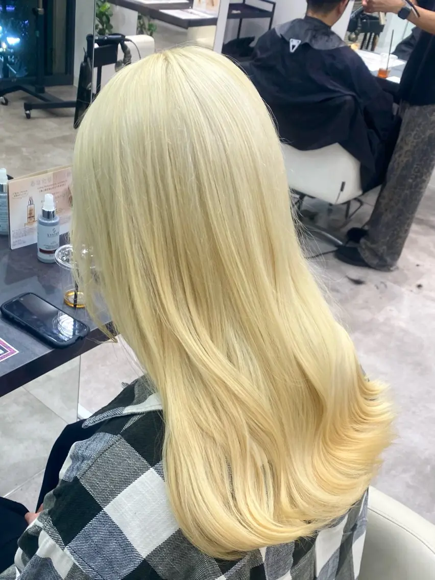 ロング カラー 抜きっぱなしブロンド ブロンド ヘアカラー トリートメント 透明感カラー/髪質 改善🎀suzukaのヘアスタイル