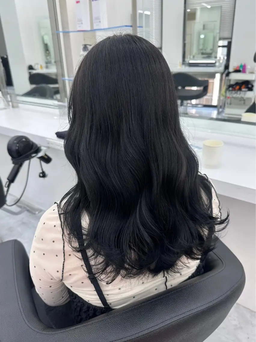 セミロング カラー ヘアアレンジ 【公式】DISCO銀 座🪩トレンド🪽のヘアスタイル