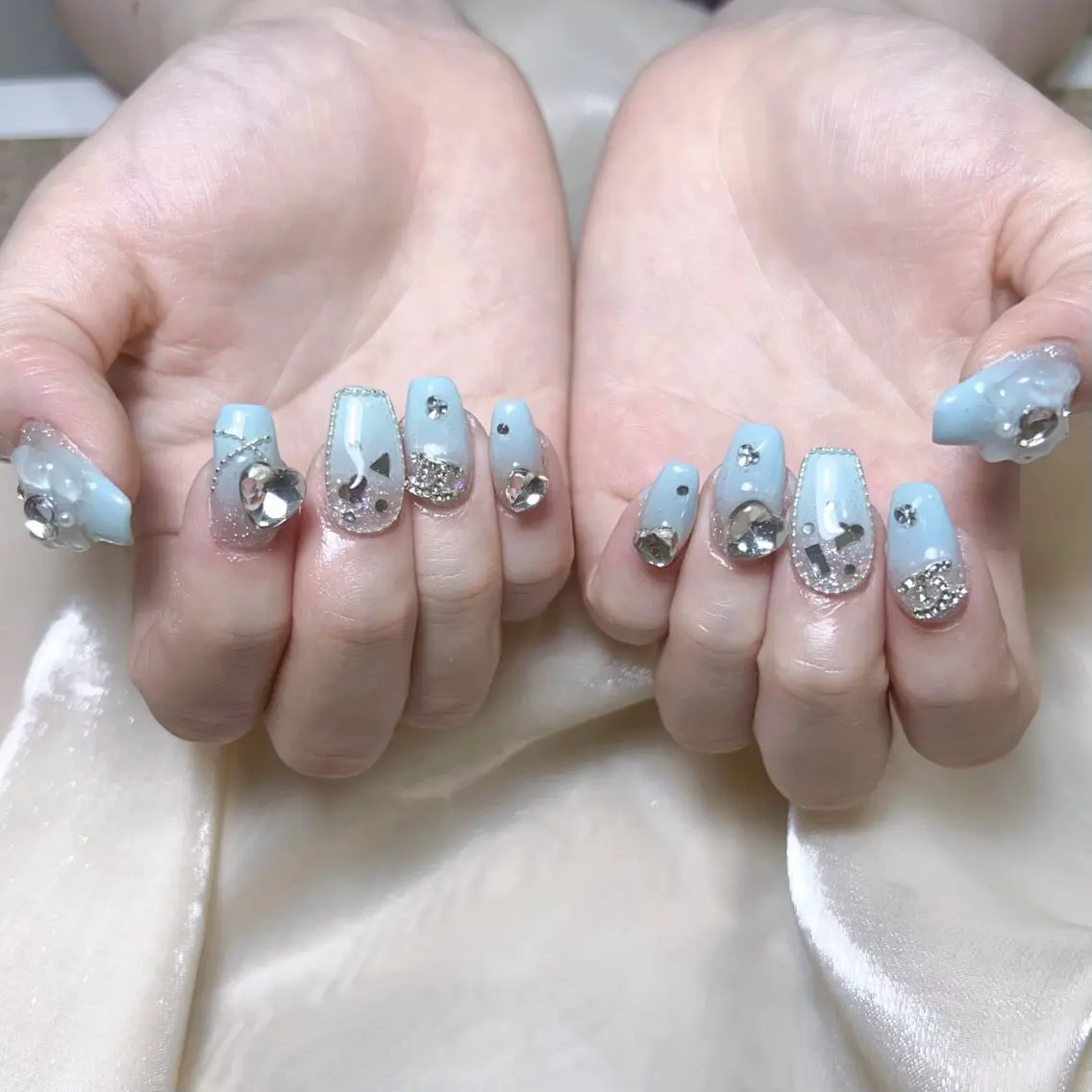 メンズ ネイル メンズ韓国風 アートネイル オーロラネイル ガーリー キラキラネイル ハンドネイル Nail salon 木にいるのネイルデザイン