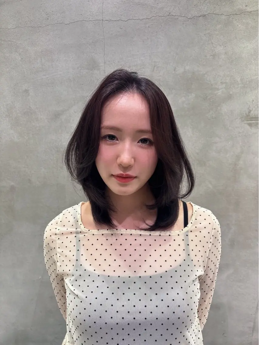 ミディアム ヘアカラー Londnaitre /Miriaのヘアスタイル
