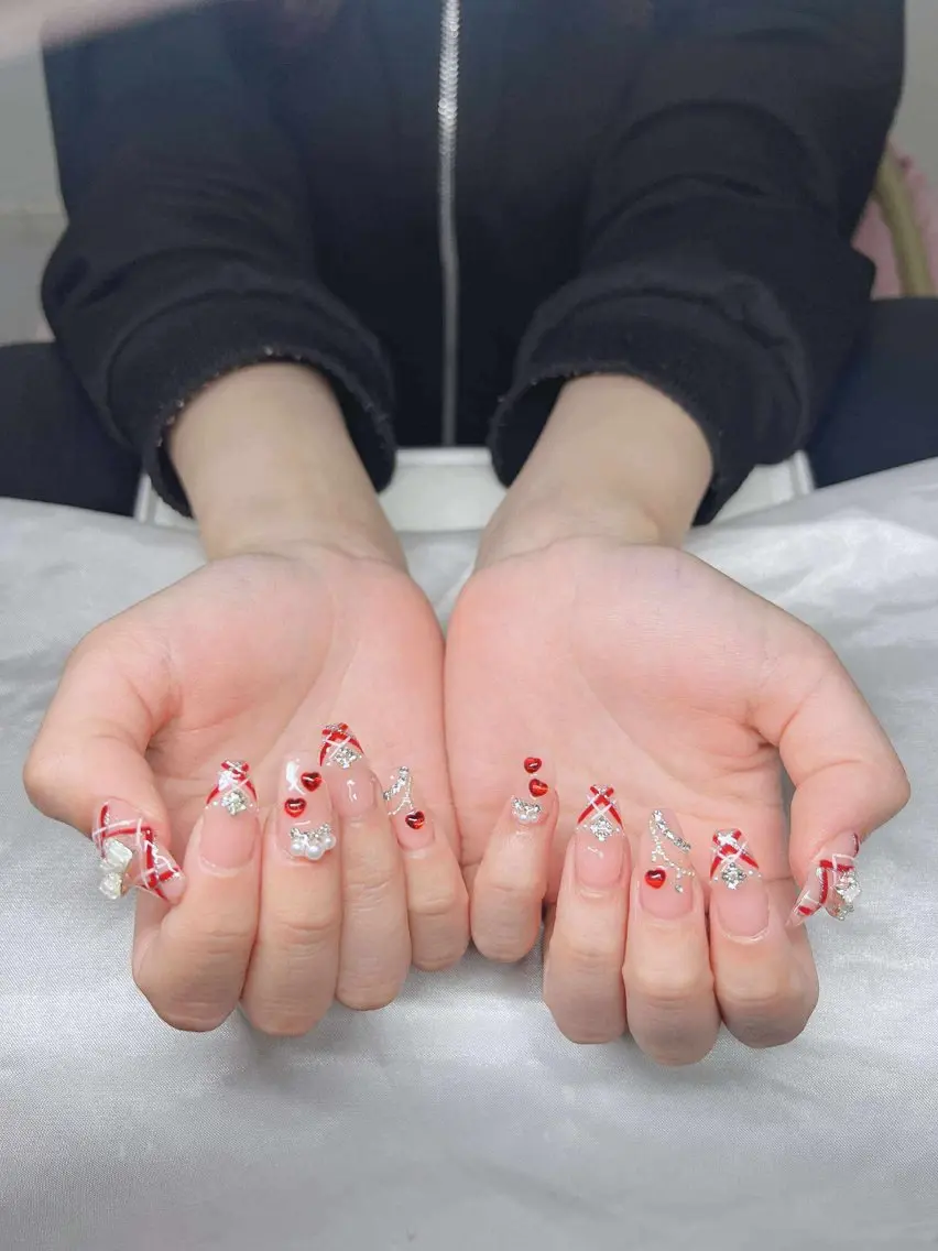 ネイル 長さ出し グラデーション 卒業式 キラキラネイル マグネットネイル ハンドネイル Lee Nailsのネイルデザイン