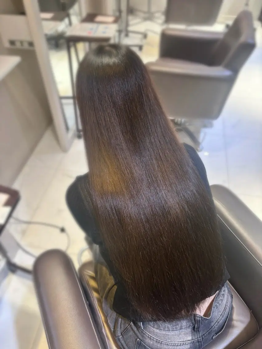 ロング トリートメント トリートメント 𝐿𝑒𝑒 四ツ橋 𝑅𝐴𝑁𝐴のヘアスタイル