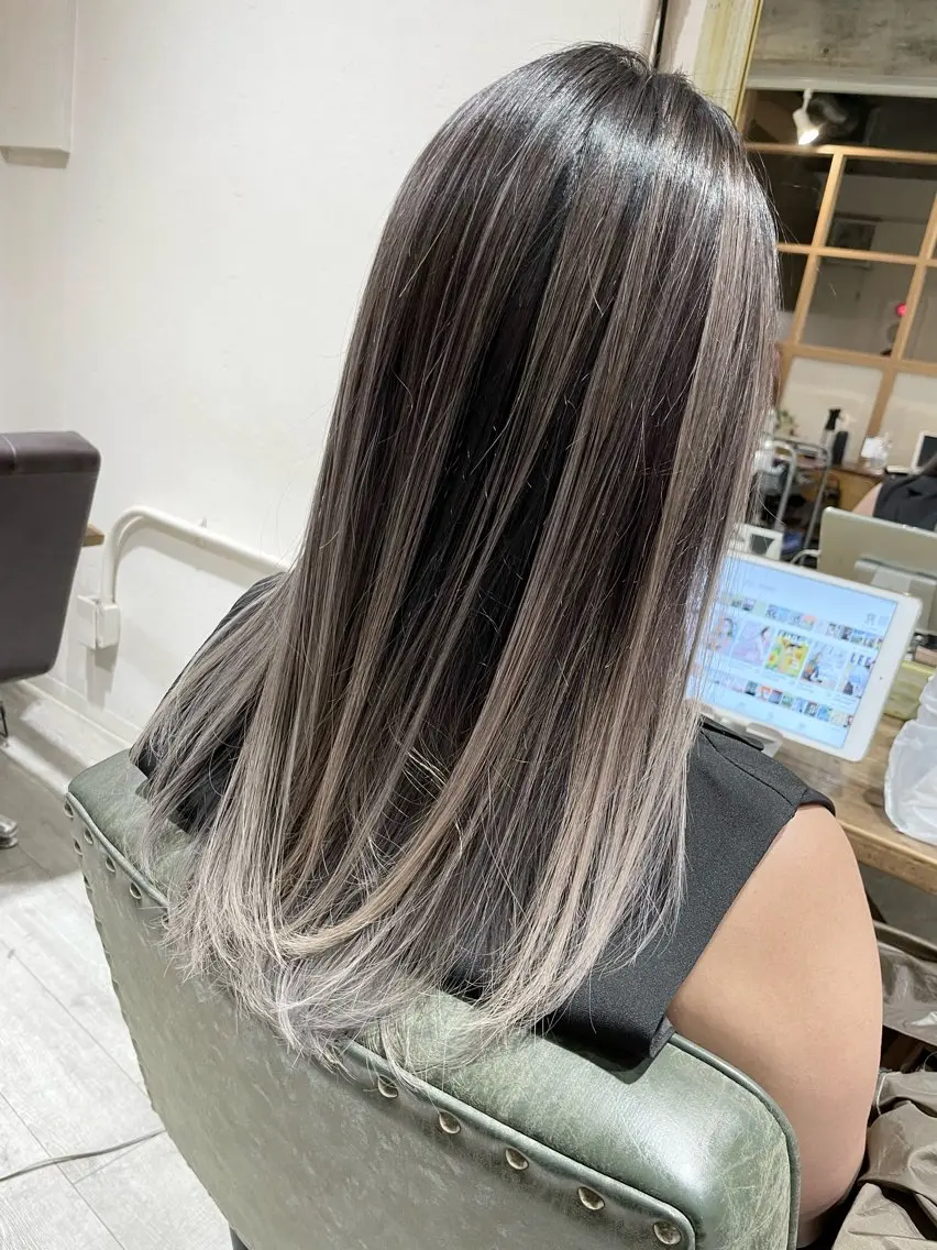 ケアブリーチ使用☆ バレイヤージュカラーの写真