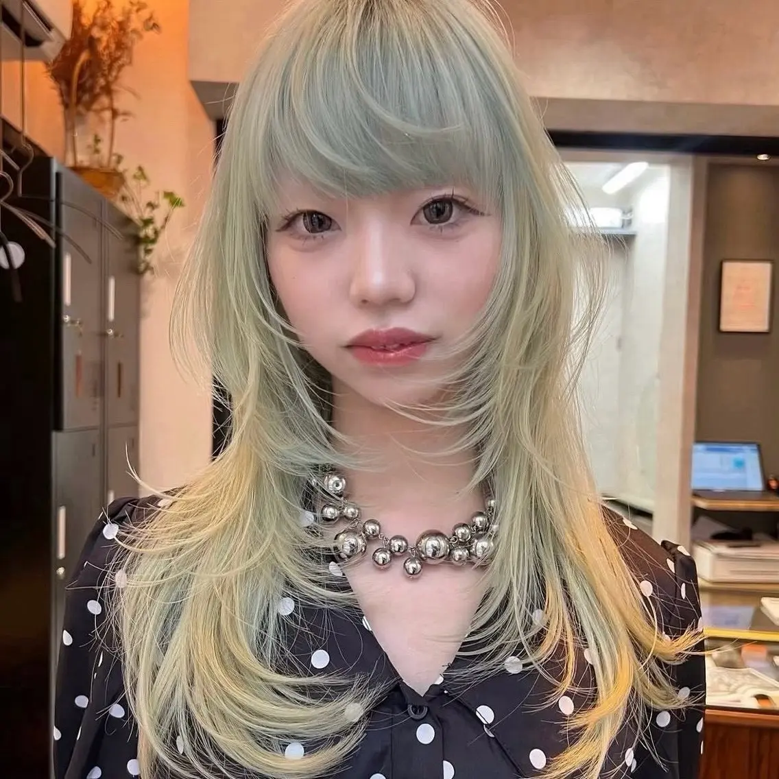 ロング カラー りゅうせい ハイトーンのヘアスタイル
