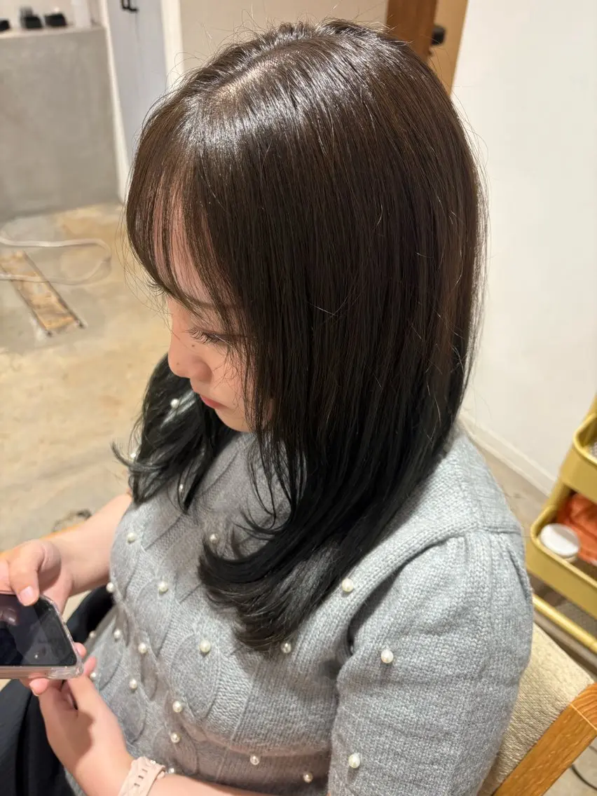 セミロング カラー 渡辺 樹花のヘアスタイル