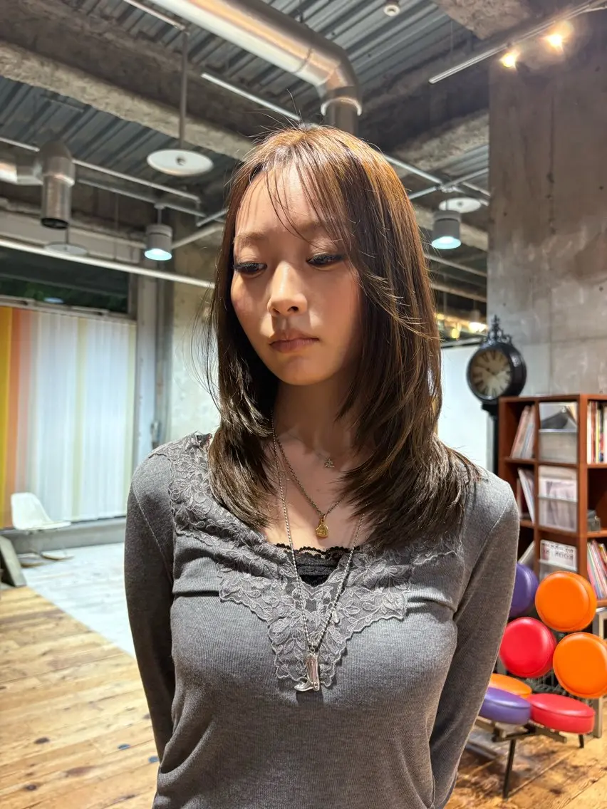 セミロング ハッシュカット レイヤーカット 冨田 昌亮のヘアスタイル