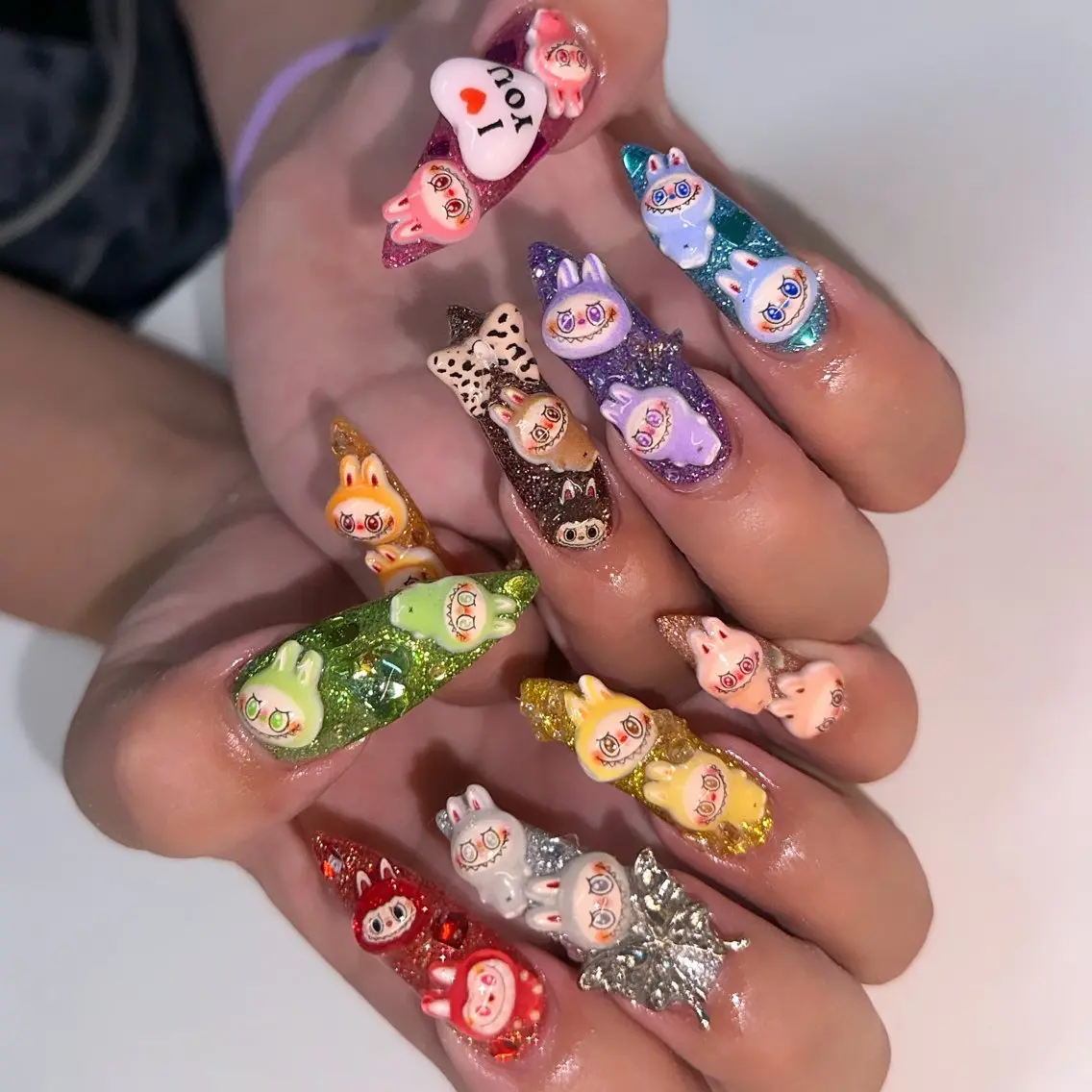 ロング ハンドネイル 🦋Nail Amo🦋のネイルデザイン