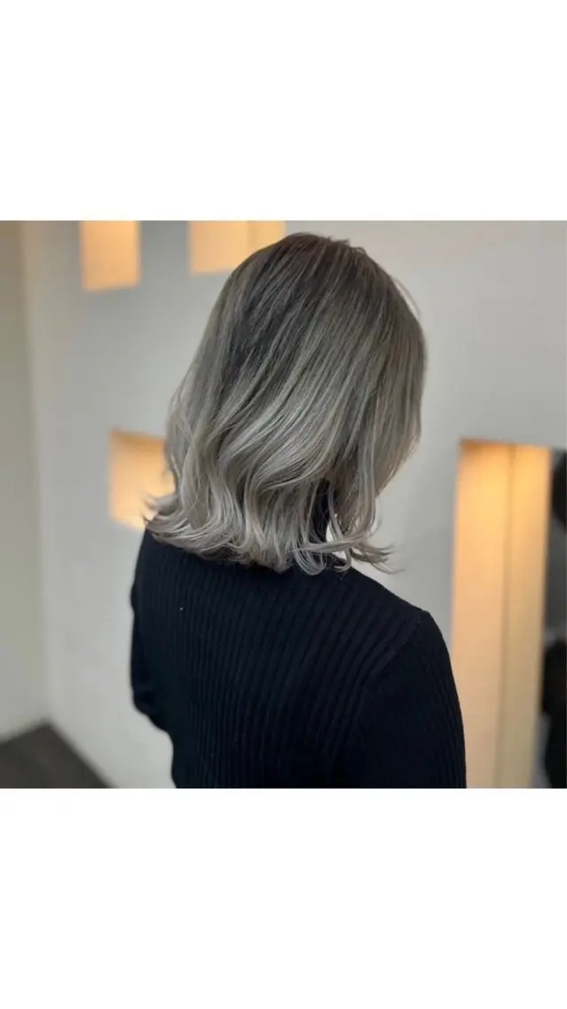 ミディアム アッシュ レイヤーカット 坂田 龍哉のヘアスタイル