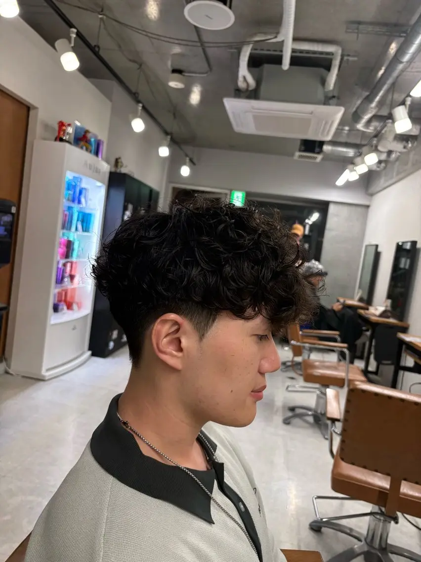 パーマ メンズ スペインカール メンズパーマ特化 園田 楓莉のヘアスタイル