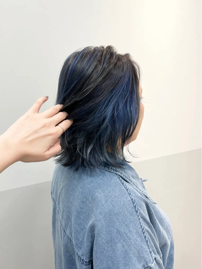 ミディアム カラー ヘアアレンジ ハイライトカラー ネイビーカラー ハイライト カット ヘアカラー 似合わせレイヤー/ 美髪縮毛矯正/ミナエのヘアスタイル