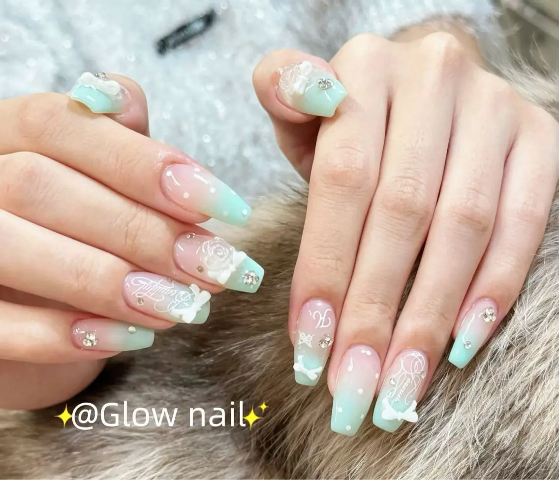 ネイル ハンドネイル Glow Minamiのネイルデザイン