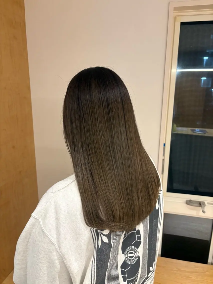 ロング カラー ベージュカラー グラデーションカラー オリーブベージュ ヘアカラー ハイライト/ パーマ/志賀のヘアスタイル