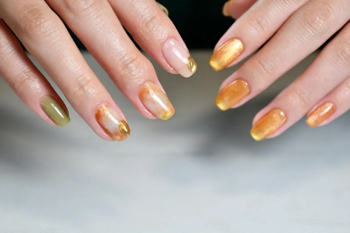 ネイル マグネットネイル ニュアンスネイル オレンジ 夏ネイル nénuphar misaのネイルデザイン