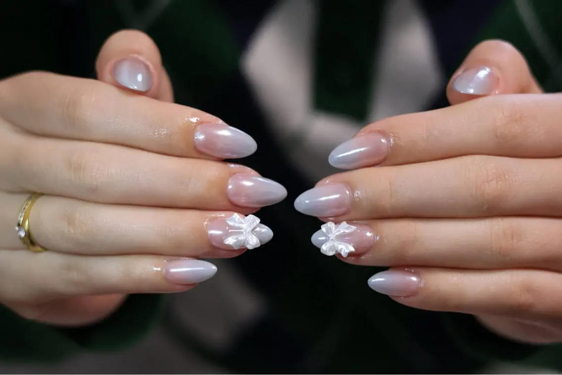 ネイル ハンドネイル Aura nail 🍐💫のネイルデザイン