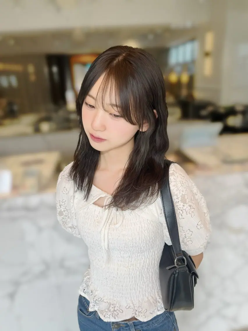 セミロング セミロングパーマ 顔周りカット レイヤーカット カット トリートメント haruna .のヘアスタイル