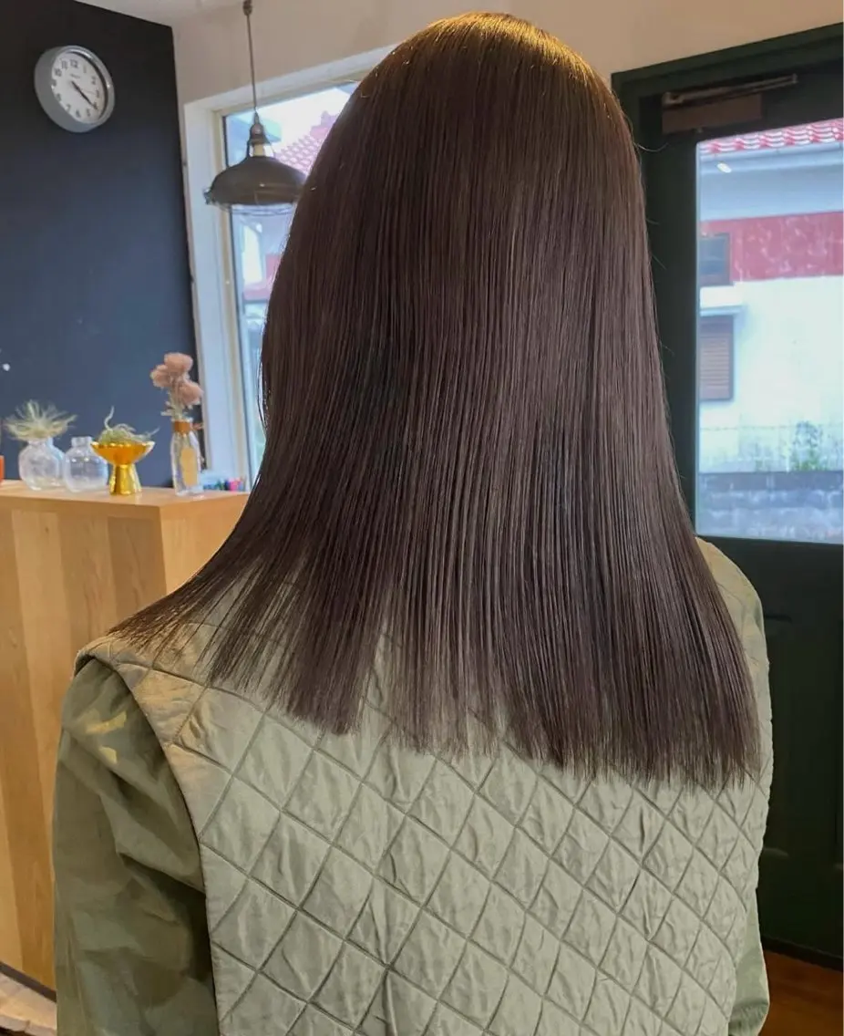 セミロング カラー 赤塚 優菜のヘアスタイル