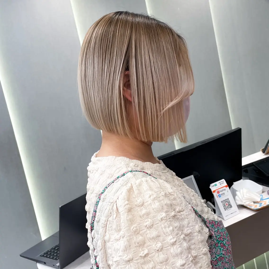 ショート カラー カット ヘアカラー トリートメント 縮毛矯正/ストンボブ Wカラー💎ヒデジのヘアスタイル