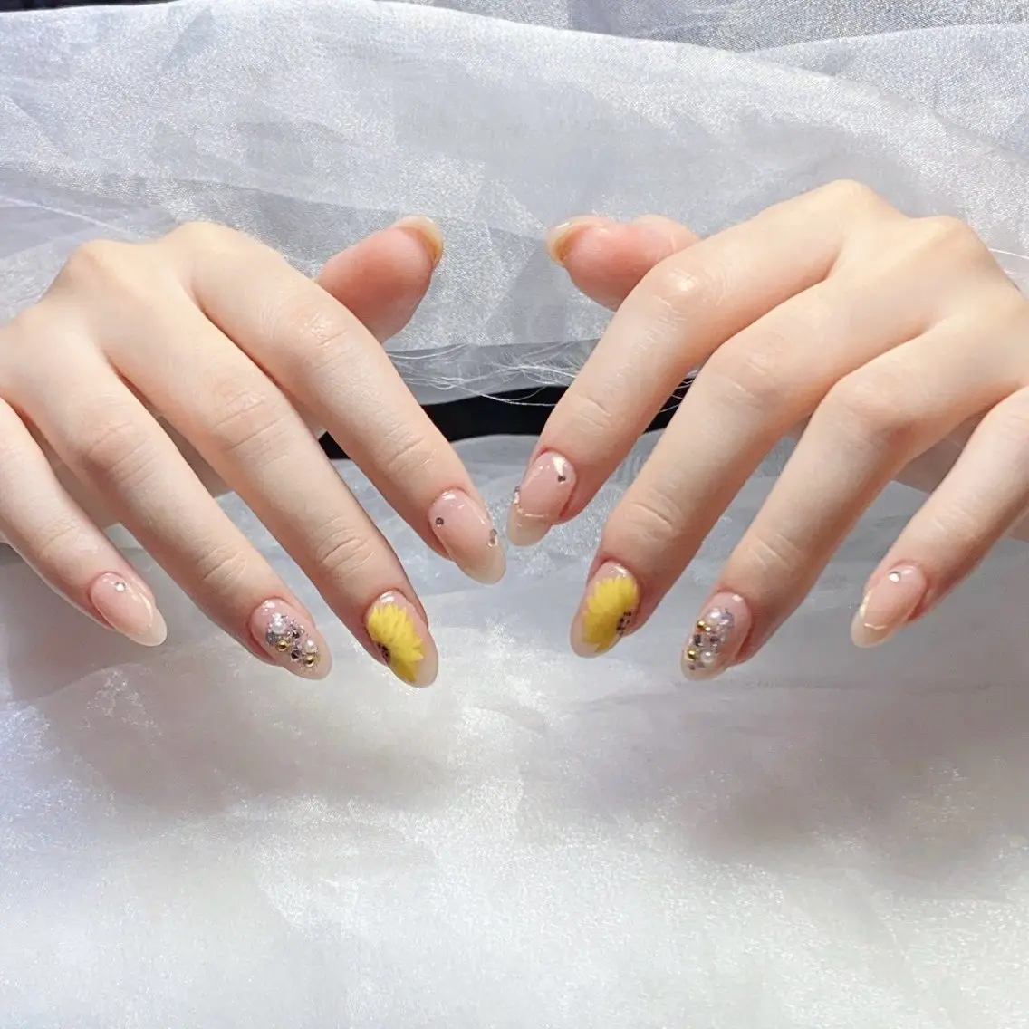 ネイル アートネイル 長さ出し フレンチネイル グラデーション キラキラネイル Yuki Nailのネイルデザイン