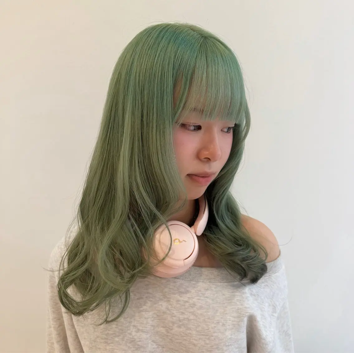 セミロング カラー ヘアカラー トリートメント 🌼動き×透明感🩵 ハイトーン/ナナのヘアスタイル