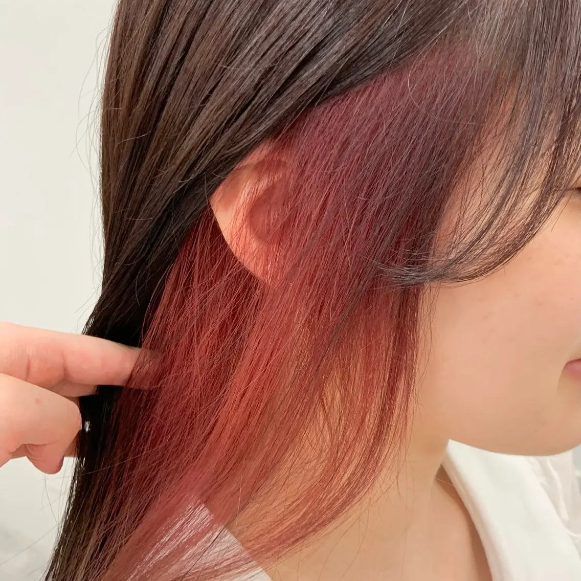 ロング カラー ブラウンカラー カシス ピンクカラー TIES/ 岩見柊子のヘアスタイル