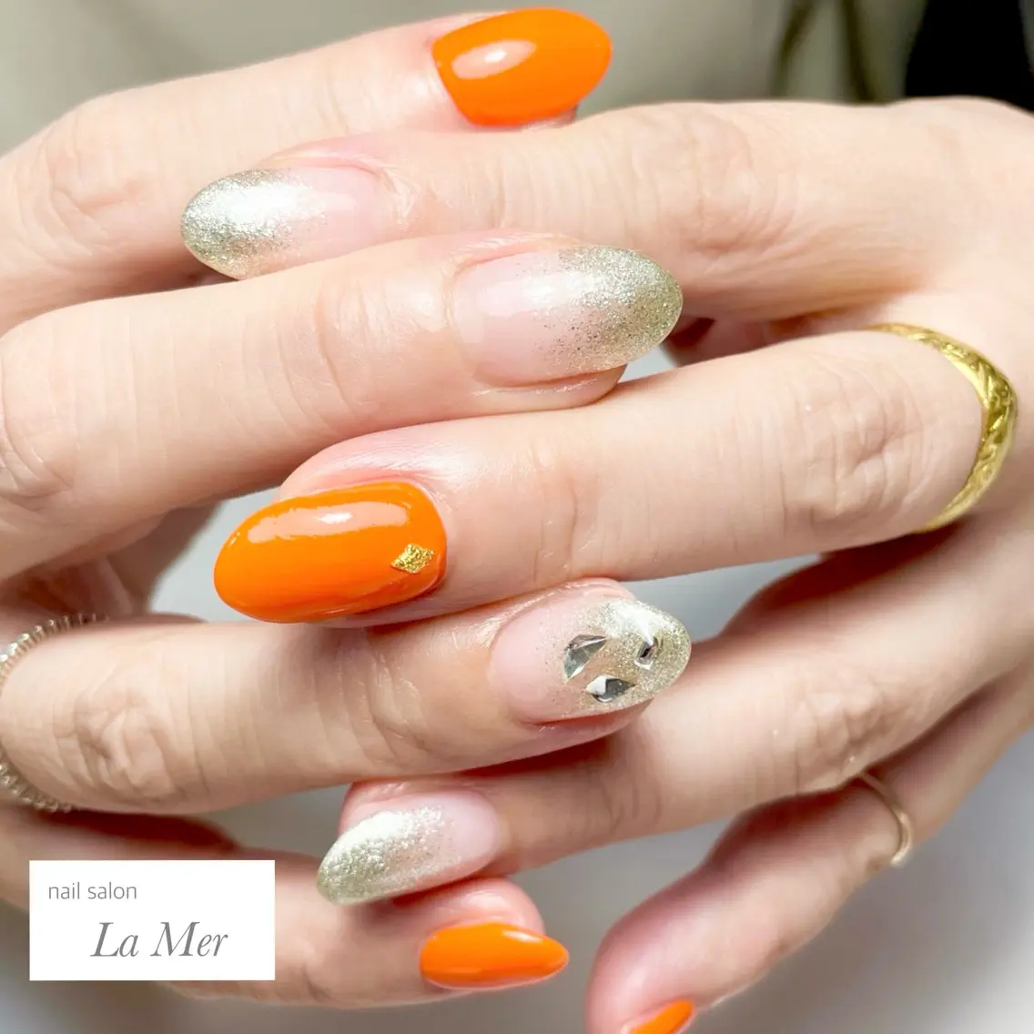 ネイル ゴールド グラデーション キラキラネイル ラメ(グリッター) ラメグラデーション ハンドネイル nailsalon La Merのネイルデザイン