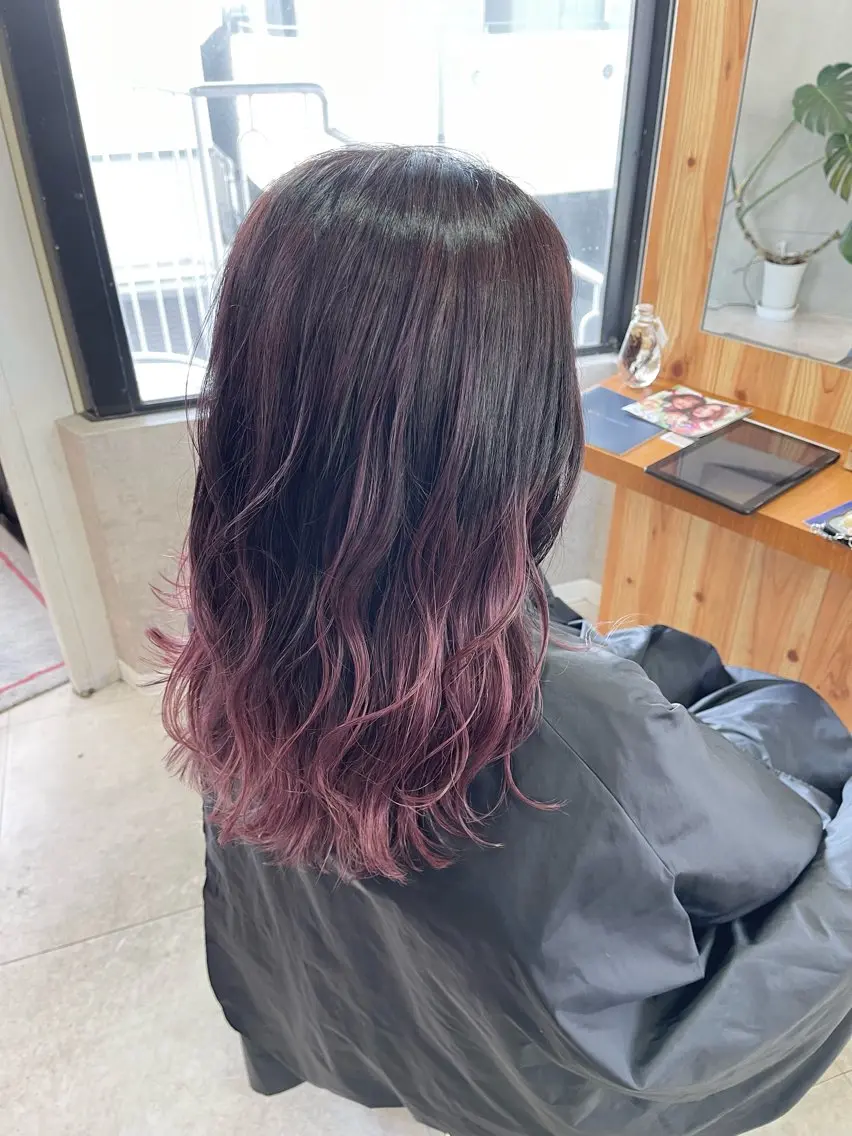 ロング カラー 佐々木 まゆかのヘアスタイル