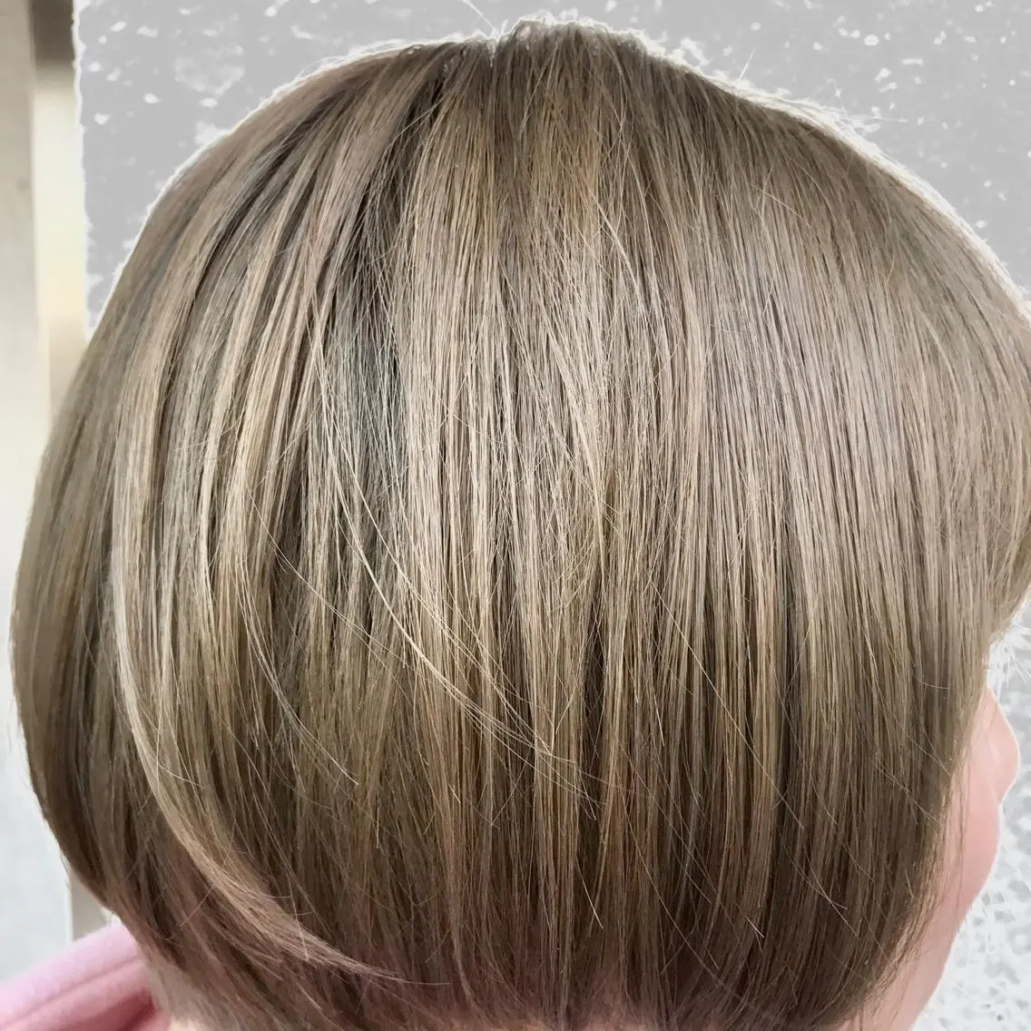 ショート カラー ベージュカラー ミルクティーベージュ ニュアンスパーマ/ レイヤー/茶屋町のヘアスタイル