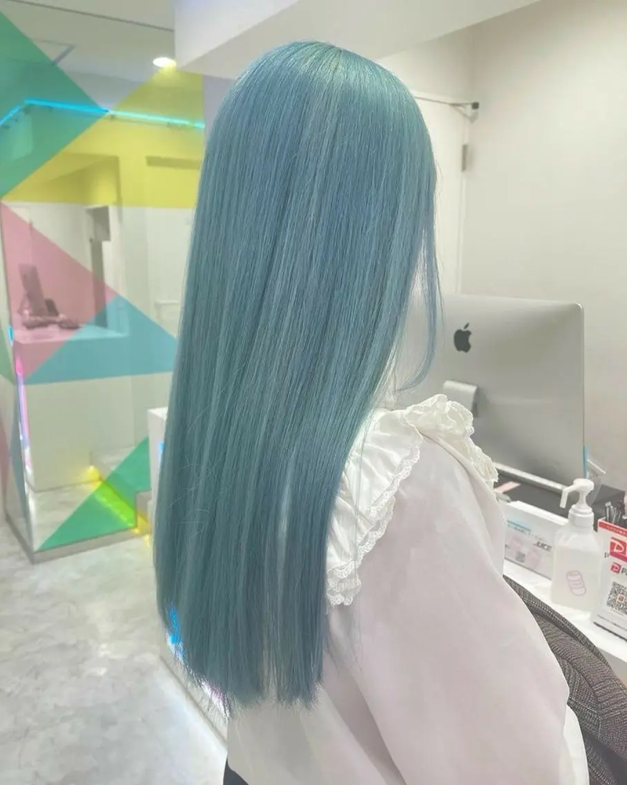セミロング カラー ヘアアレンジ ヘアカラー 🫧モテる💗ダメー ジレスハイトーン🫧のヘアスタイル