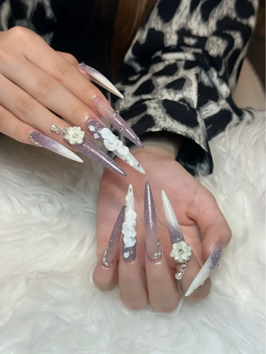 ネイル チークネイル ドット フレンチネイル グラデーション ハート ハンドネイル ハンドケア Eli Muse 新宿ネイルのネイルデザイン