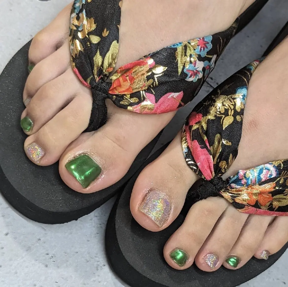 ネイル ミラーネイル フットネイル ネイルサロンベルティ .keikoのネイルデザイン