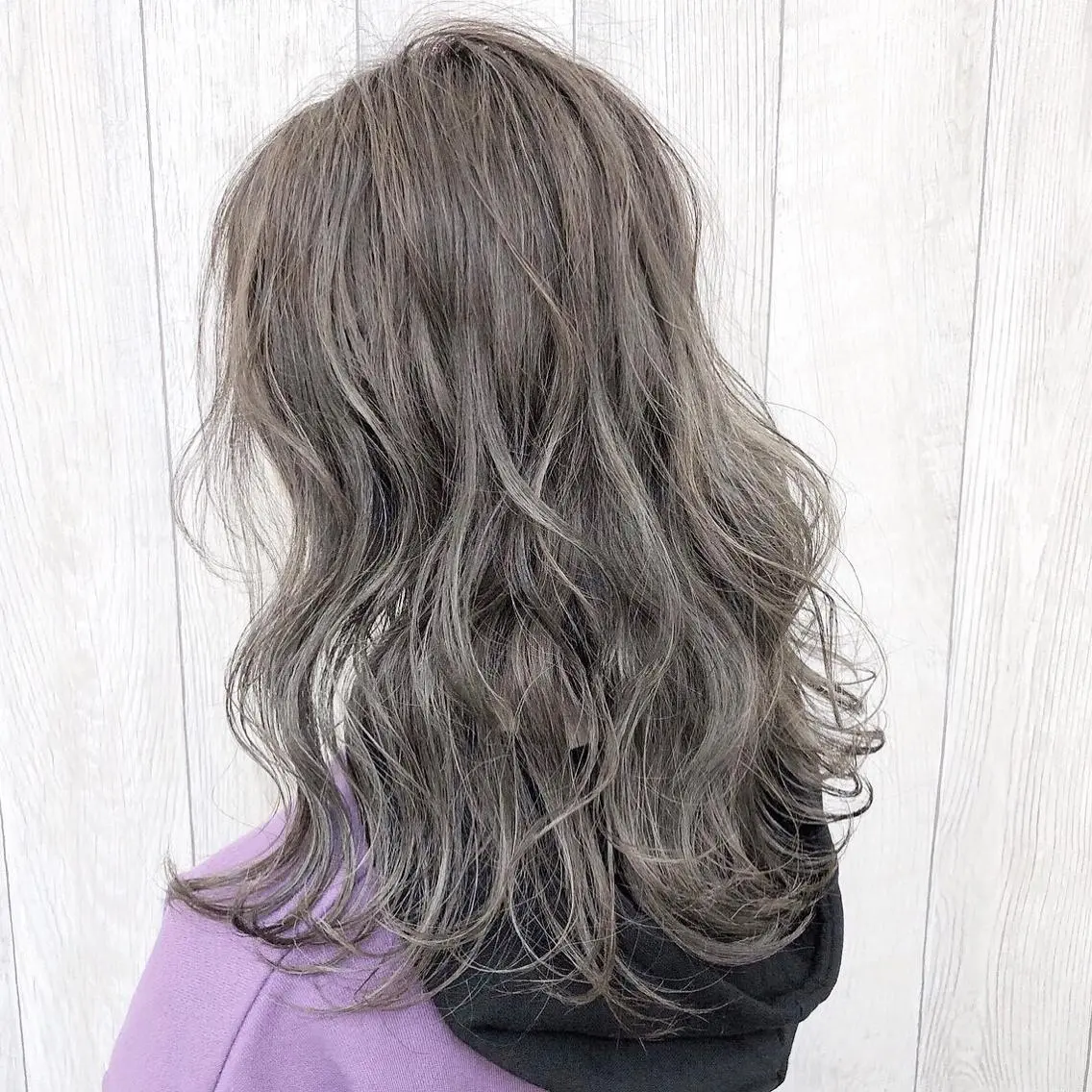 セミロング カラー グレージュ 中澤 昌美のヘアスタイル