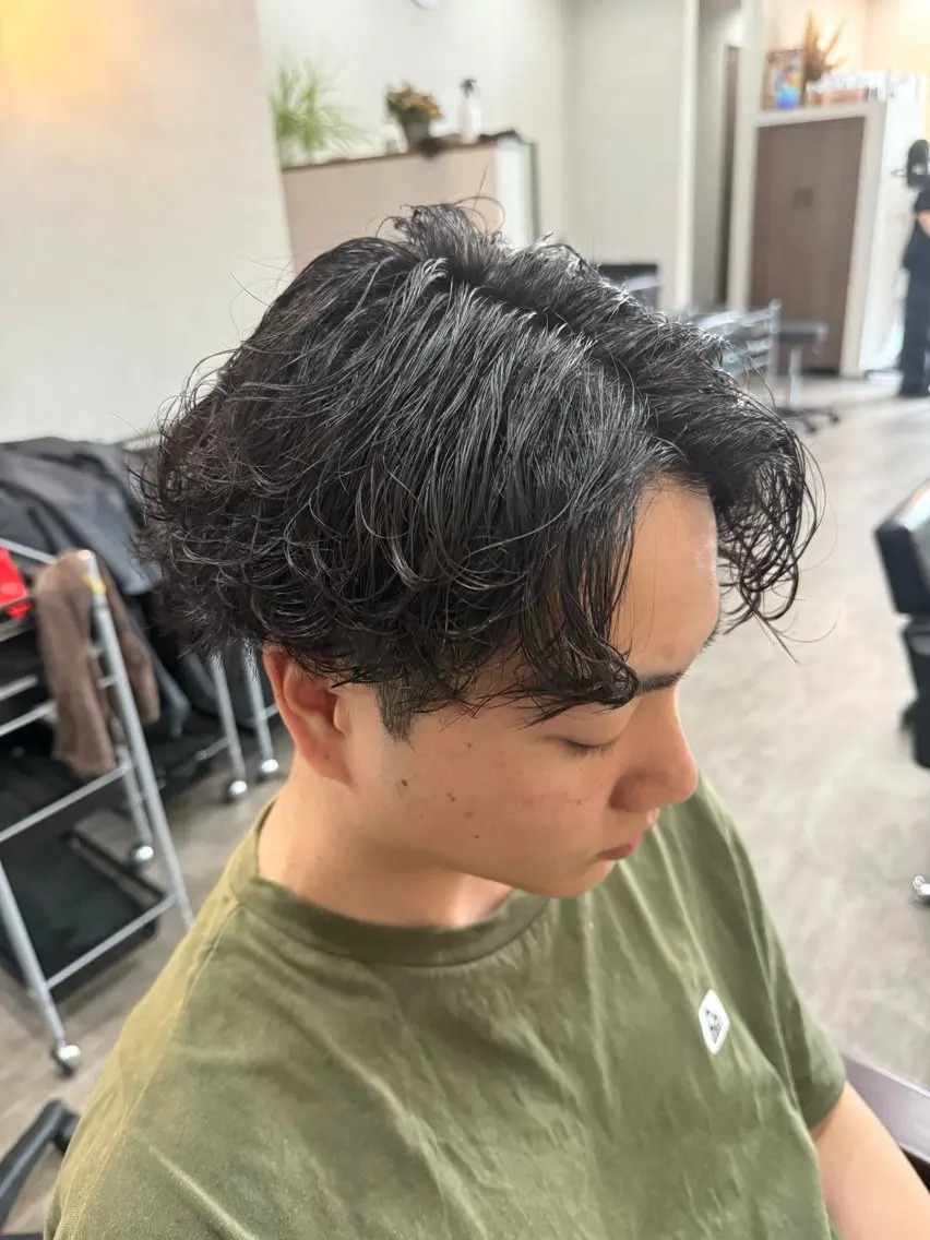 ショート パーマ メンズ メンズパーマ くせ毛 山田 聖也のヘアスタイル
