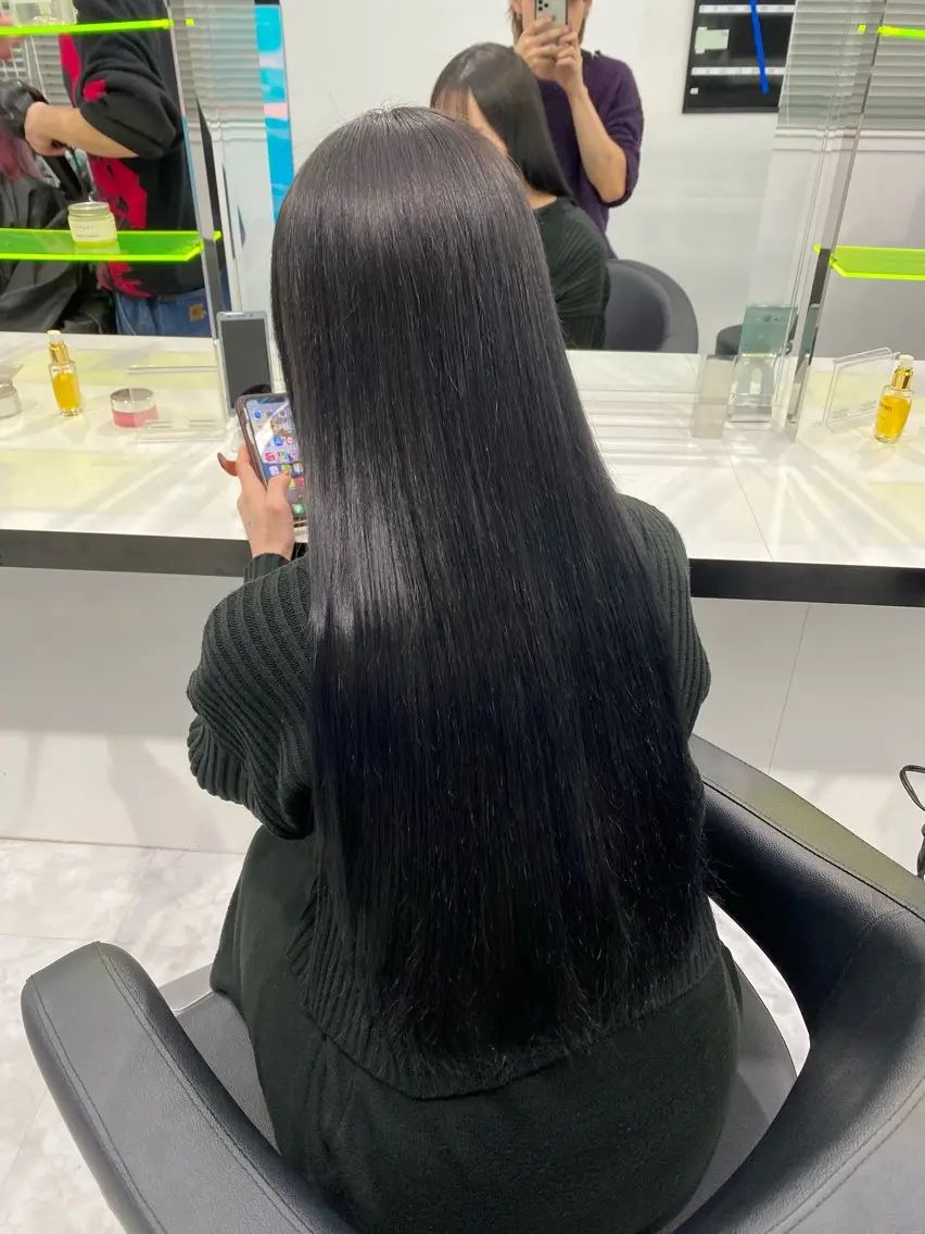 ロング カラー パーマ ヘアアレンジ 透明感ブリーチカラー 🌈TOMOHIROのヘアスタイル