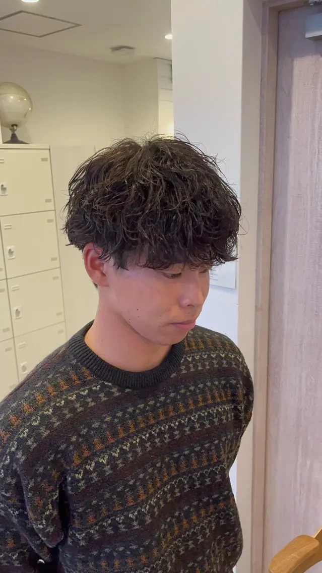 パーマ メンズ メンズパーマ 波巻きパーマ スパイラルパーマ 野中 慈穏のヘアスタイル
