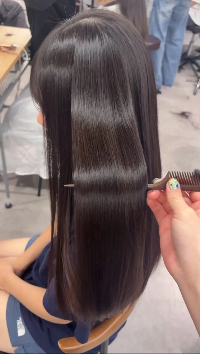 縮毛矯正 ブリーチなし透明感カ ラー🫧/Kannaのヘアスタイル