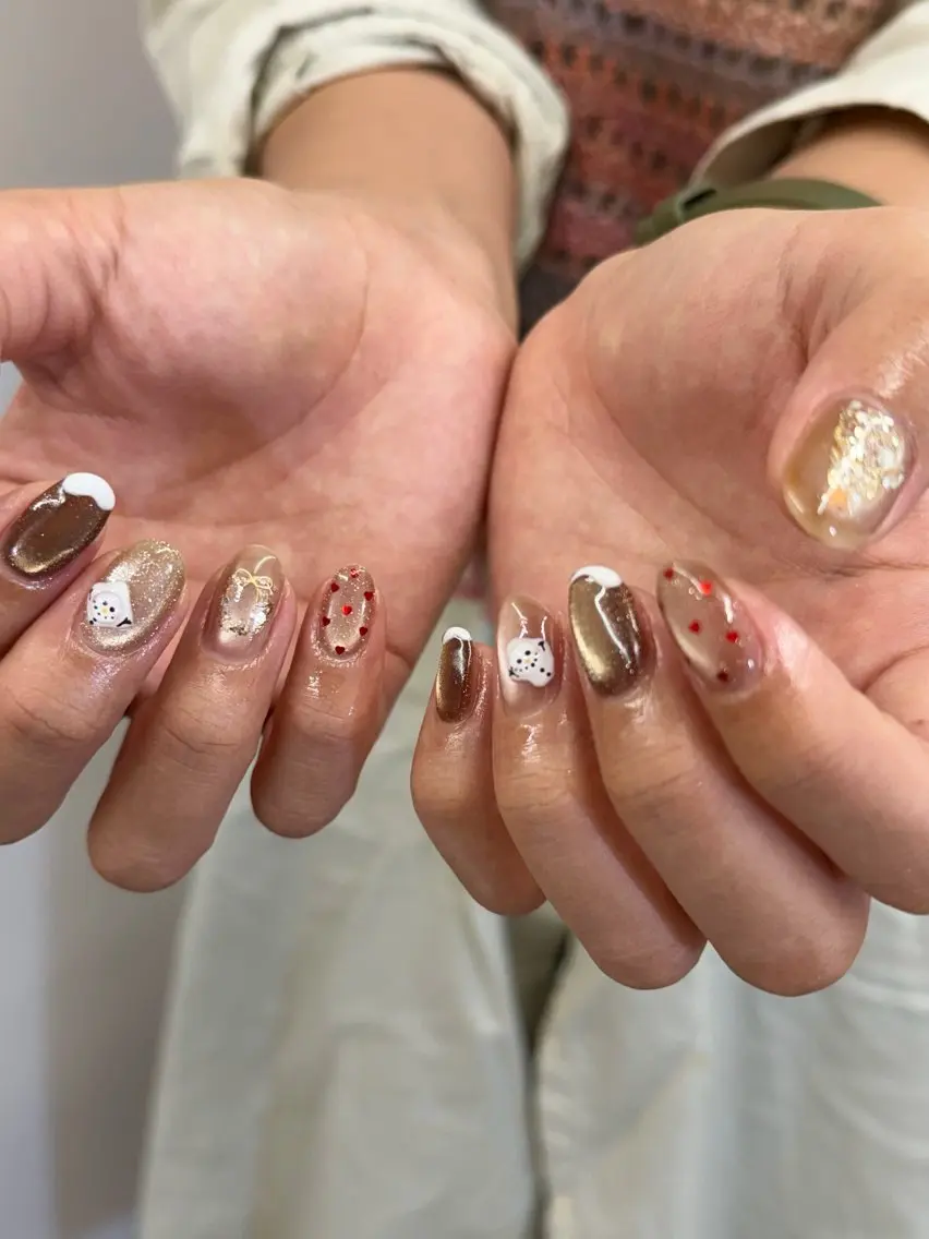 ネイル ジェルネイル ゴールド キラキラネイル マグネットネイル ニュアンスネイル ハンドネイル ハンドケア Bana_ Nailのネイルデザイン