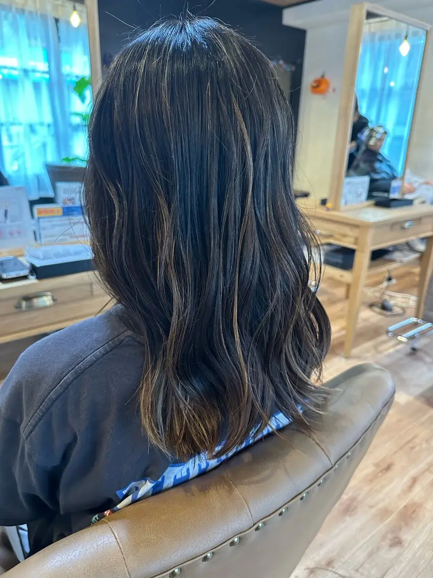 カラー ブリーチ・カットモデ ル募集中🫧高口小春のヘアスタイル