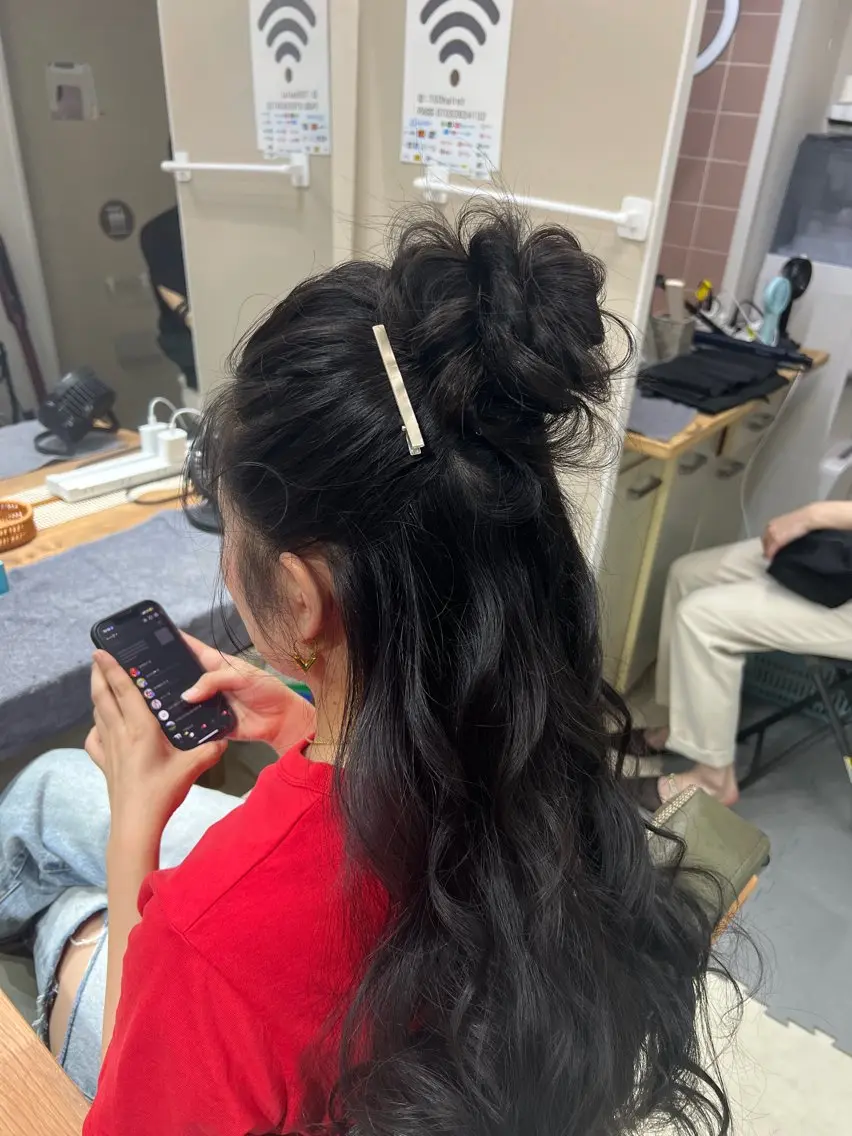 ロング ヘアアレンジ ハーフアップ お団子ヘア ロング 山室 敬義のヘアスタイル