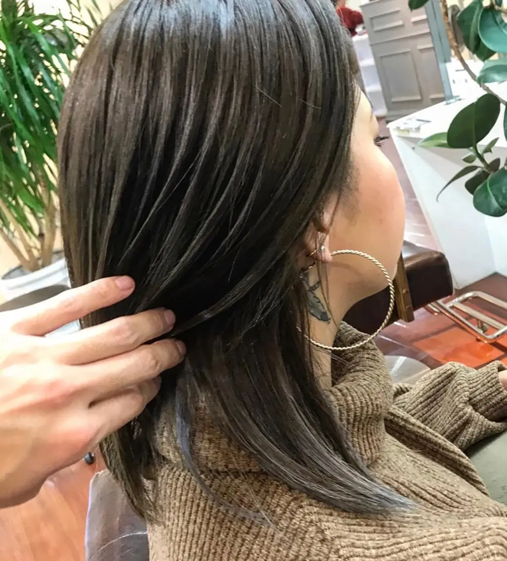 ミディアム カラー カット ヘアカラー トリートメント ヨシダ トオルのヘアスタイル