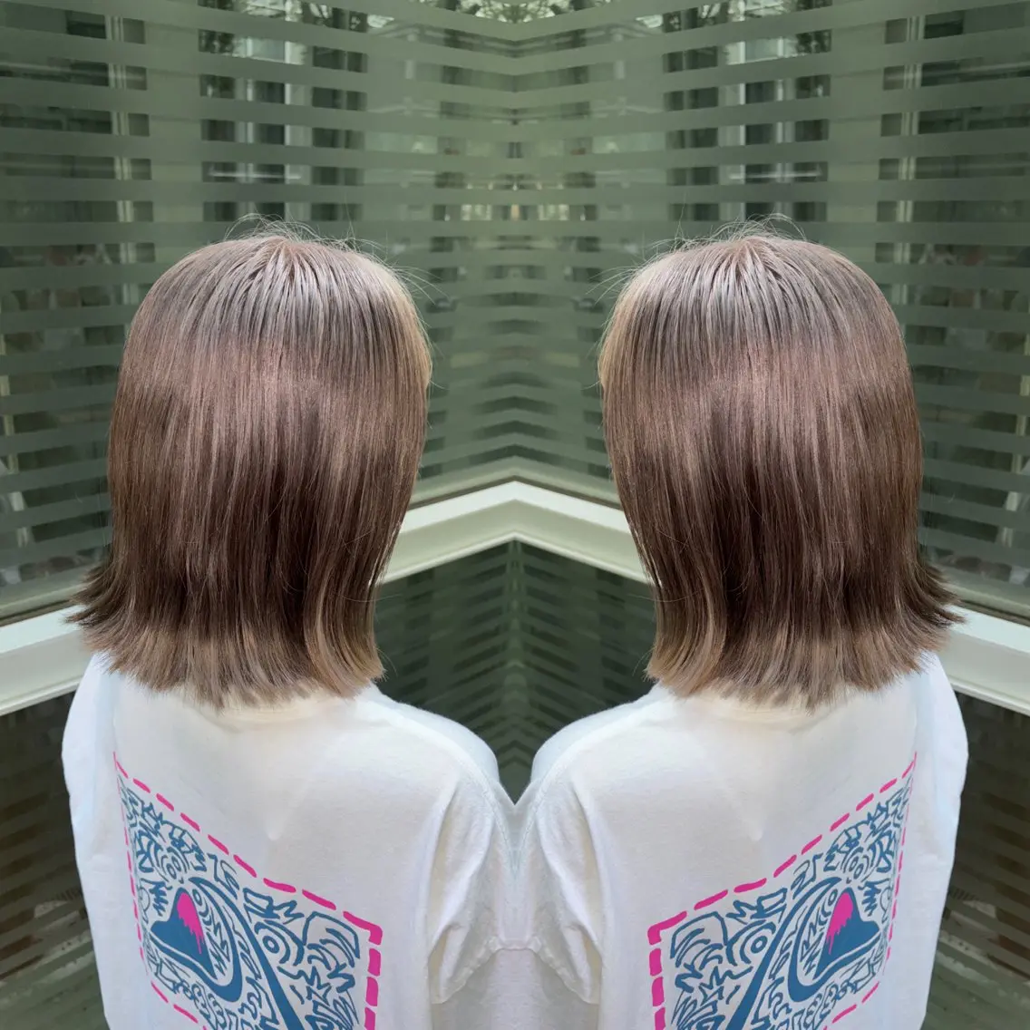 ショート カラー グレージュ カット ヘアカラー トリートメント 💎ハイトーン/艶 カラー モエカ💎のヘアスタイル